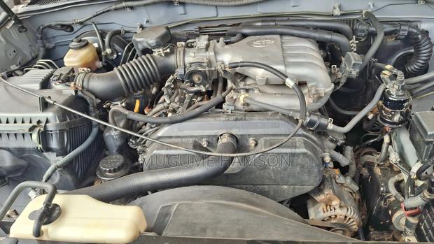 Toyota Land Cruiser Prado 2004 Silver