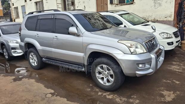 Toyota Land Cruiser Prado 2004 Silver