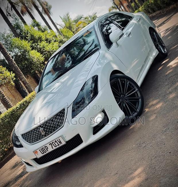 Toyota Crown 2014 White