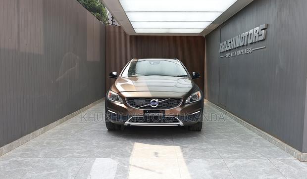 Volvo V60 2017 Brown