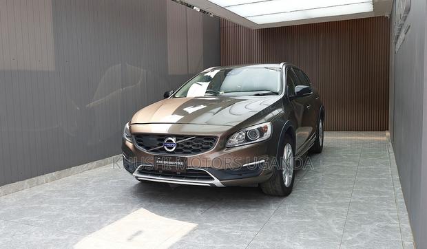Volvo V60 2017 Brown