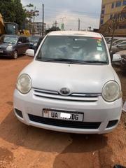 Toyota Sienta 2009 Silver for sale