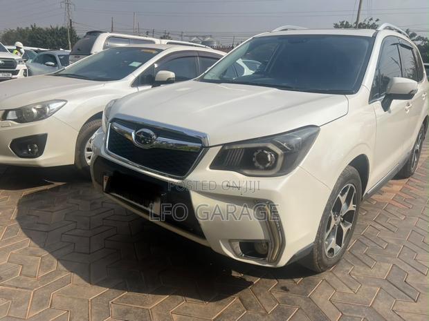 Subaru Forester 2.0XT Touring AWD 2017 White