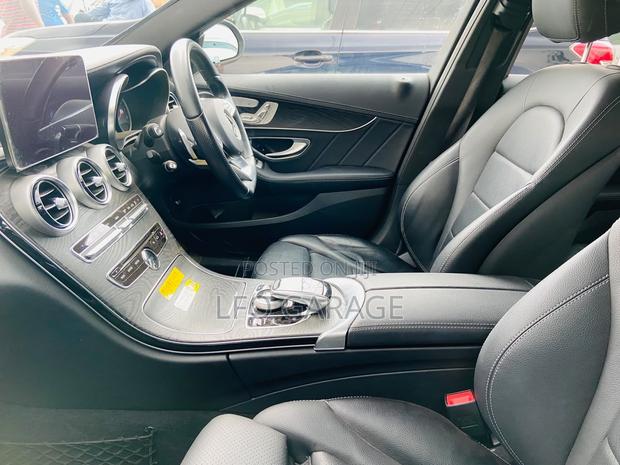 Mercedes-Benz C200 2017 Black