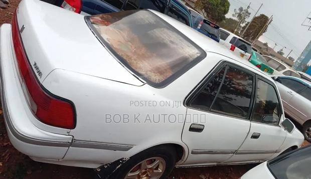 Toyota Corona 1992 White