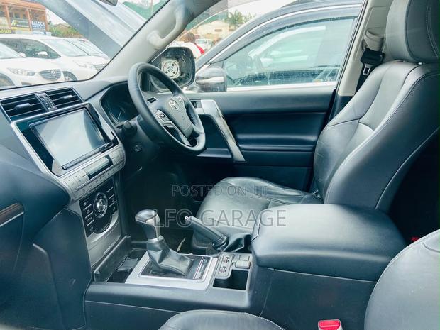 Toyota Land Cruiser Prado 2.8 2018 White