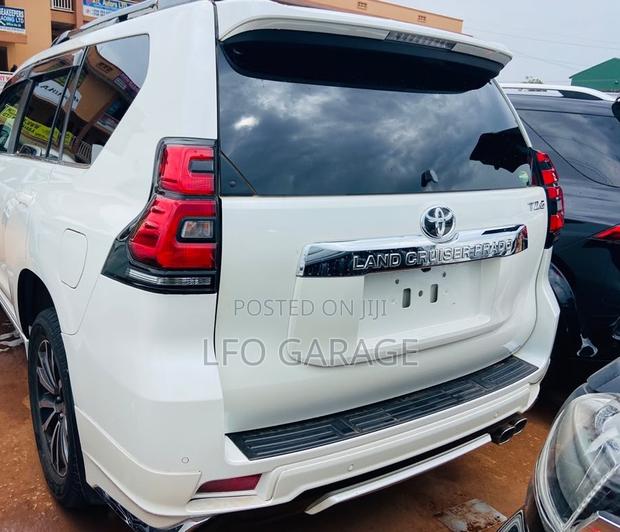 Toyota Land Cruiser Prado 2.8 2018 White