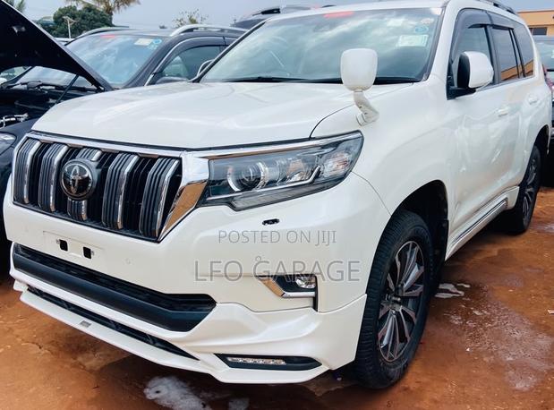 Toyota Land Cruiser Prado 2.8 2018 White