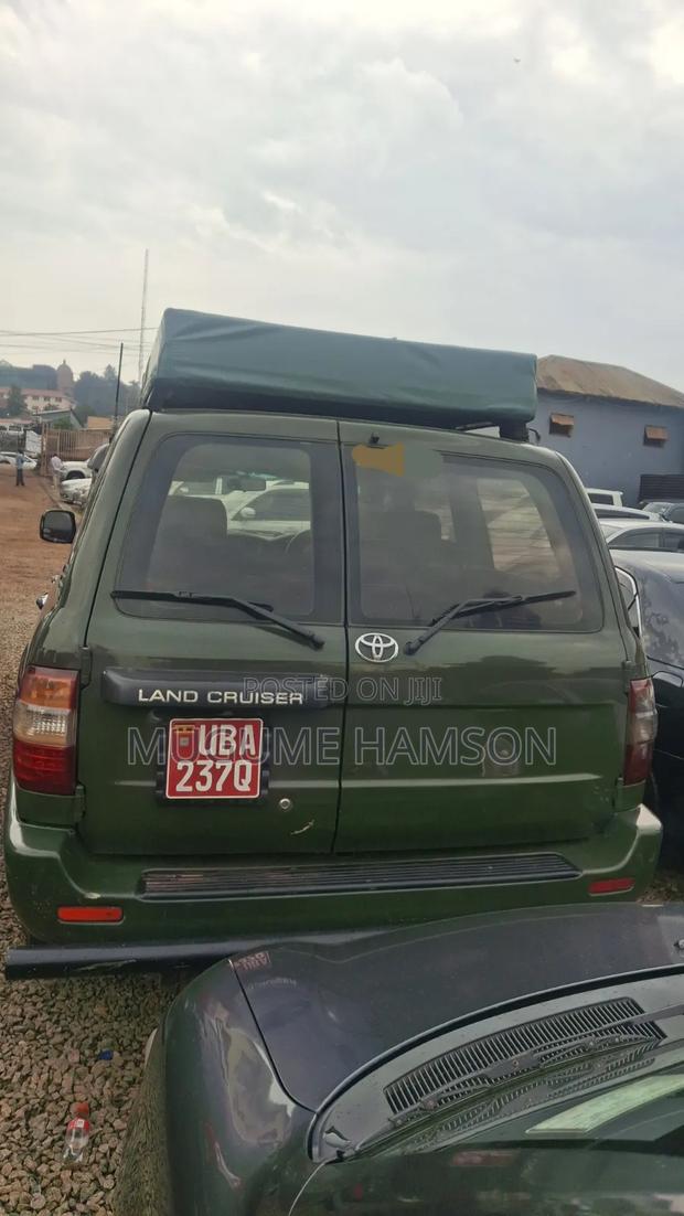 Toyota Land Cruiser 2001 Green