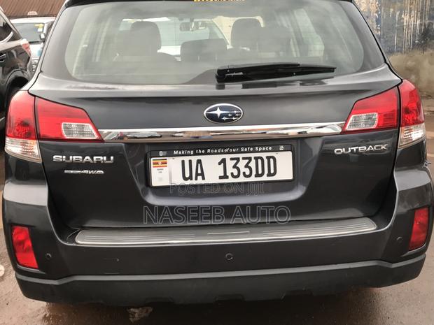 Subaru Outback 2011 Black