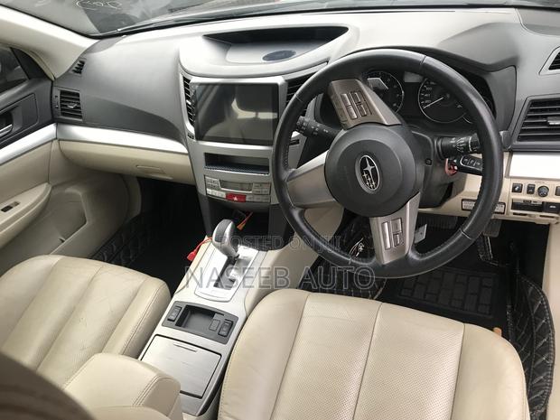 Subaru Outback 2011 Black