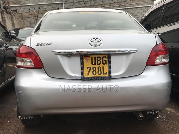 Toyota Belta 2005 Silver