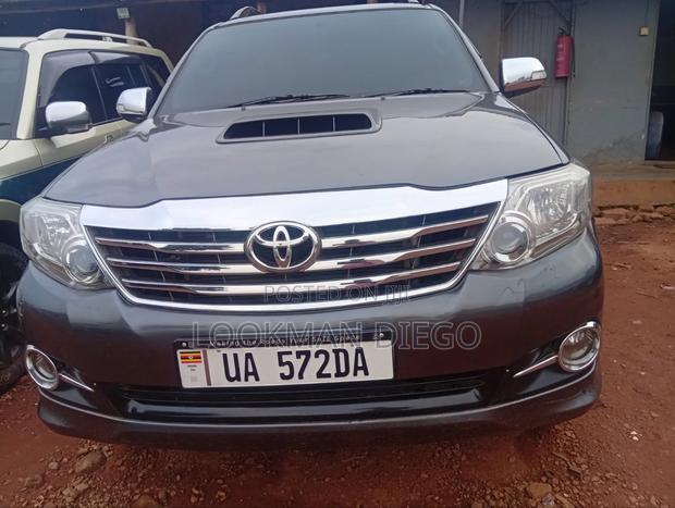 Toyota Fortuner 3.0 D AWD 2006 Gray