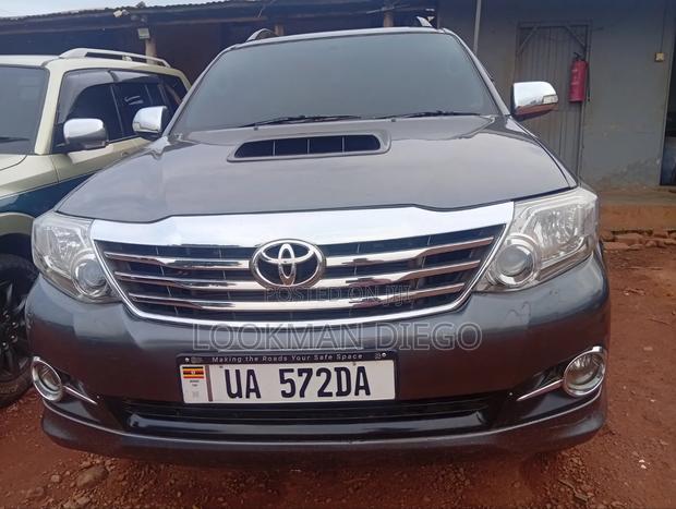 Toyota Fortuner 3.0 D AWD 2006 Gray