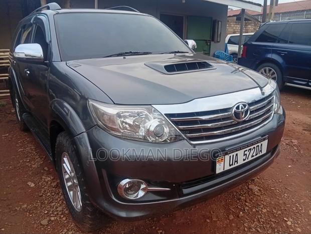 Toyota Fortuner 3.0 D AWD 2006 Gray