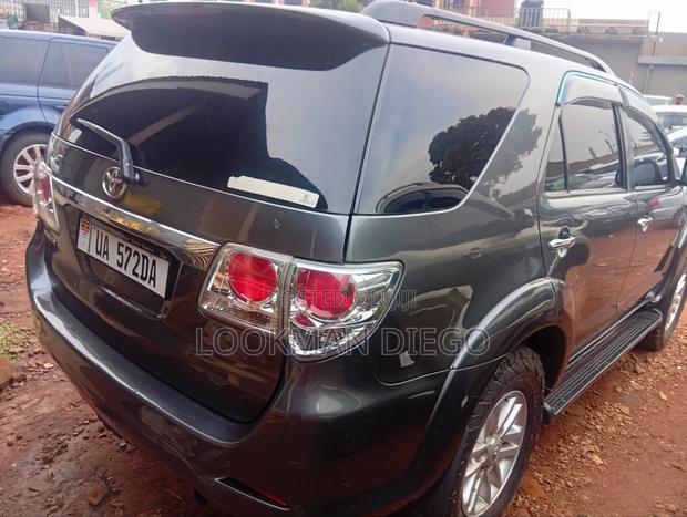 Toyota Fortuner 3.0 D AWD 2006 Gray