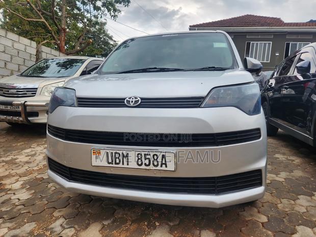 Toyota Porte 2008 Silver