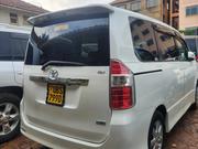 Toyota Noah 2010 White for sale