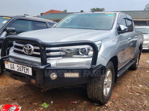 Toyota Hilux 2017 Silver