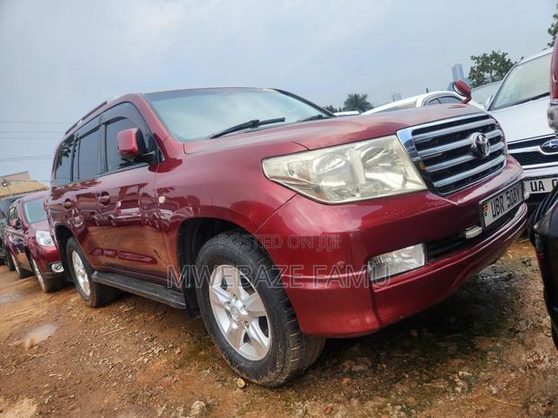 Toyota Land Cruiser 2010 Red