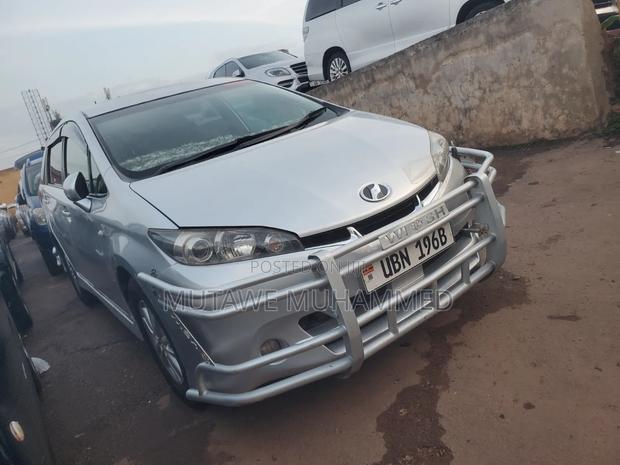 Toyota Wish 2010 Silver