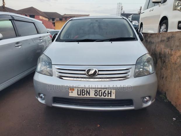 Toyota Raum 2008 Silver