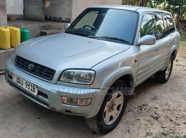 Toyota RAV4 Base FWD 2001 Silver