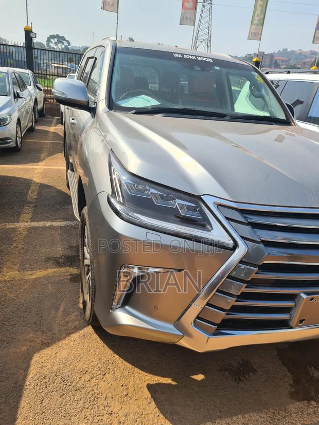 Lexus LX 2017 Silver