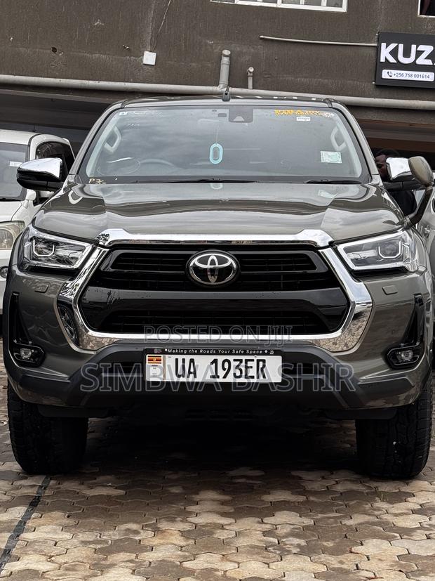 Toyota Hilux 2018 Gray