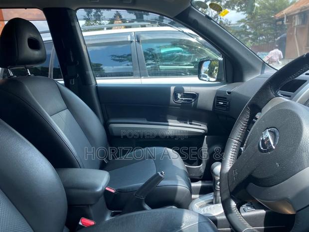 Nissan X-Trail 2.0 Petrol XE 2010 Black