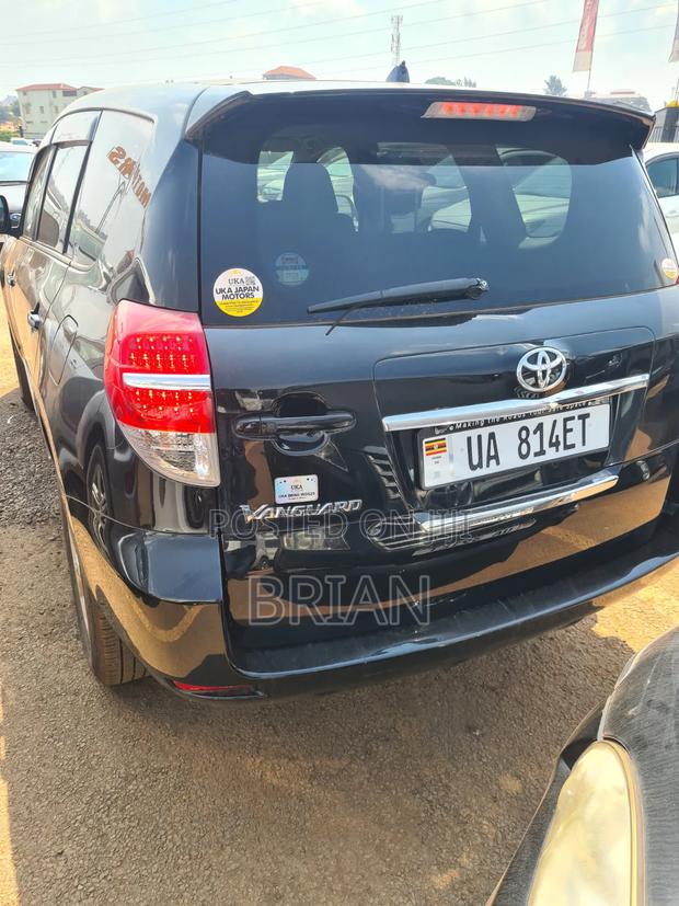 Toyota Vanguard 2012 Black