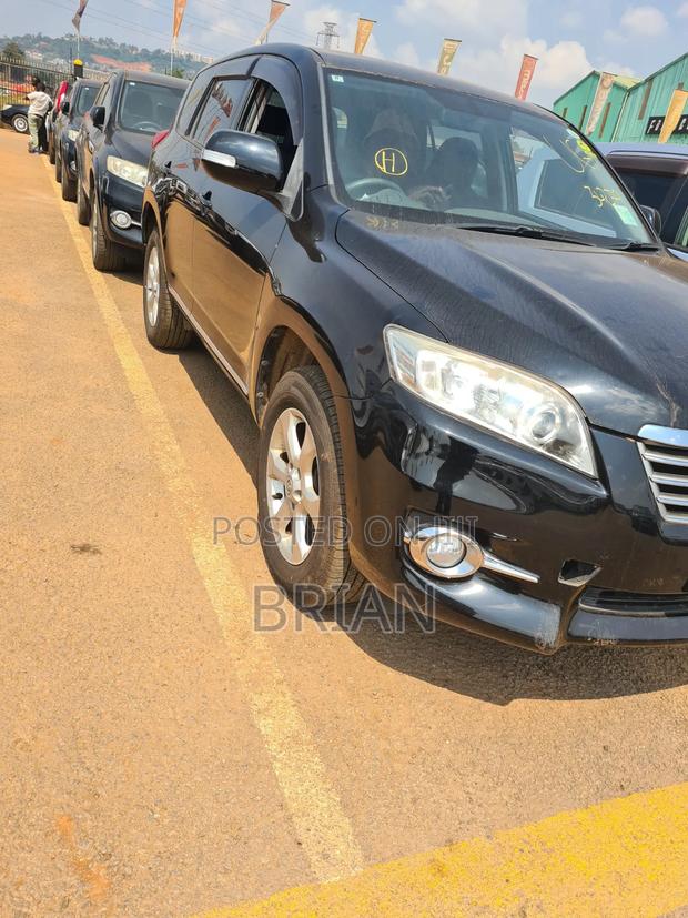 Toyota Vanguard 2012 Black