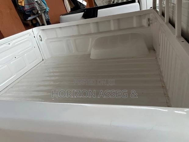 Toyota Hilux 2011 White