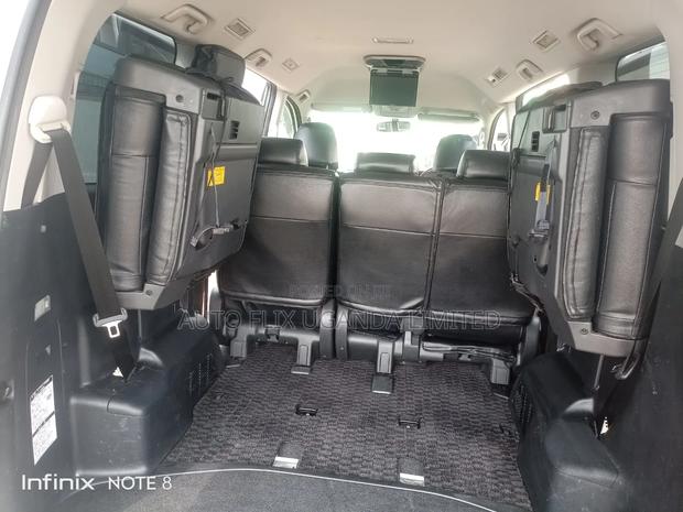 Toyota Noah 2011 White