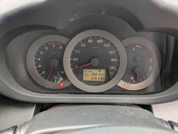Toyota Vanguard 2011 Pearl