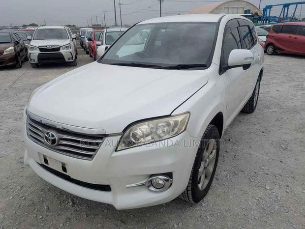 Toyota Vanguard 2011 Pearl