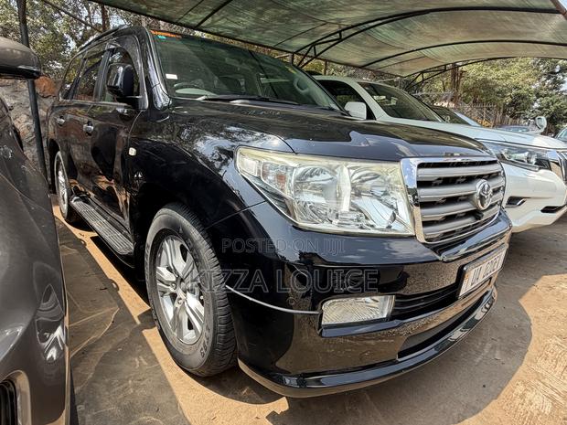Toyota Land Cruiser 2012 Black