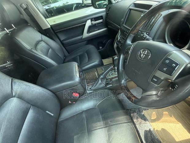 Toyota Land Cruiser 2012 Black