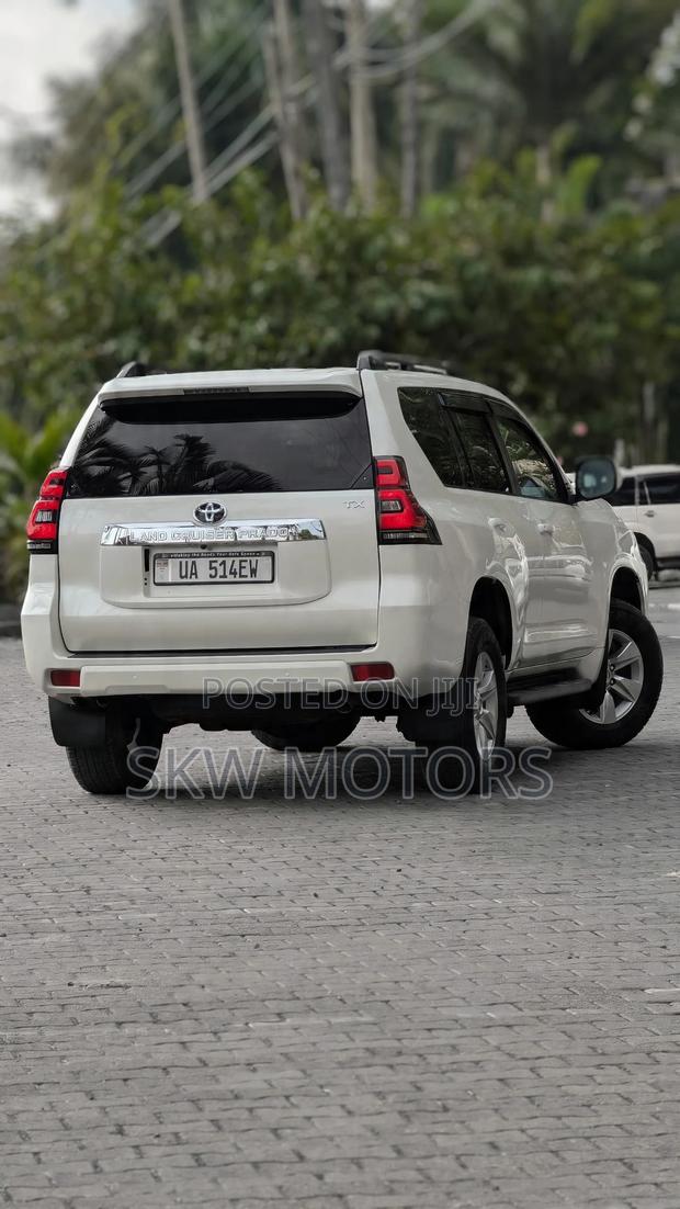 Toyota Land Cruiser Prado 2019 White