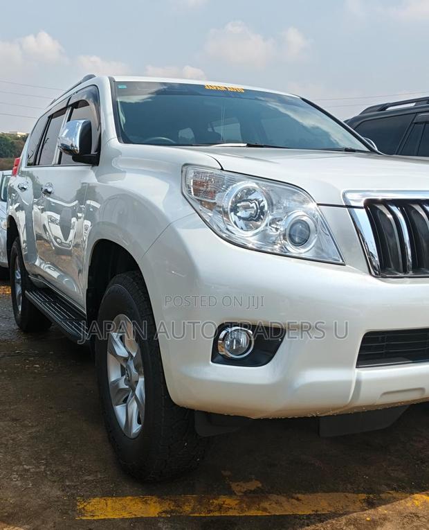 Toyota Land Cruiser Prado 2011 White
