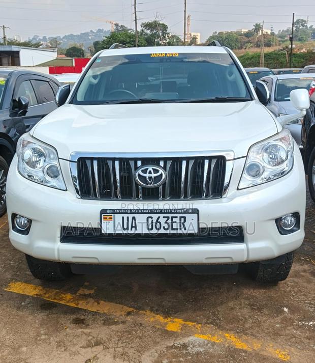 Toyota Land Cruiser Prado 2011 White