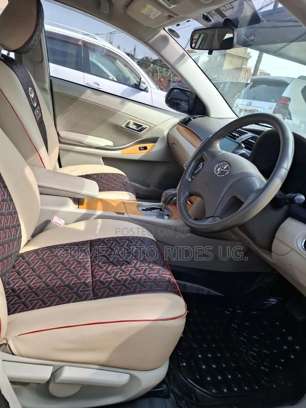 Toyota Premio 2010 Silver
