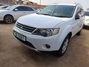 Mitsubishi Outlander 2010 White for sale