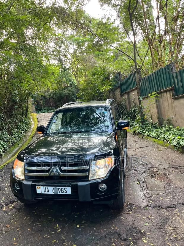 Mitsubishi Pajero 2014 Black