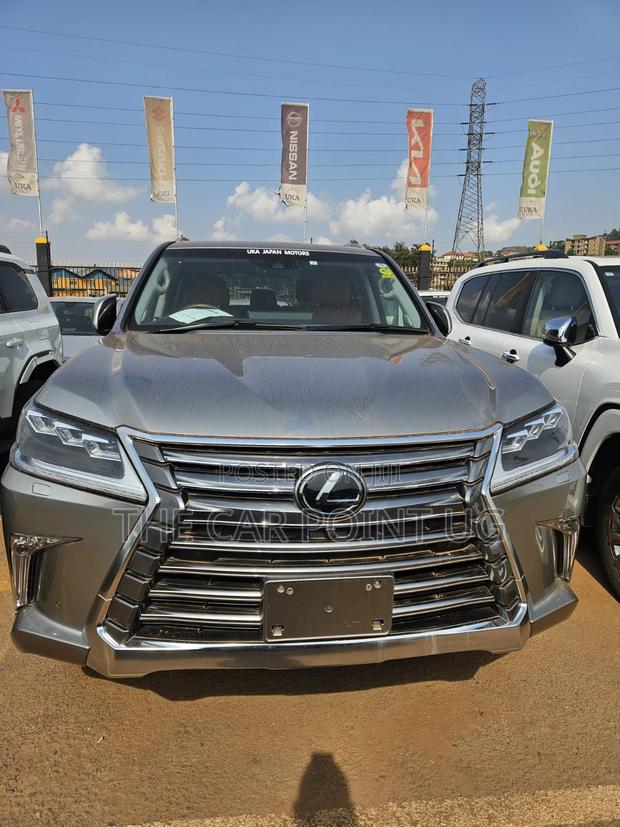 Lexus LX 2017 Silver