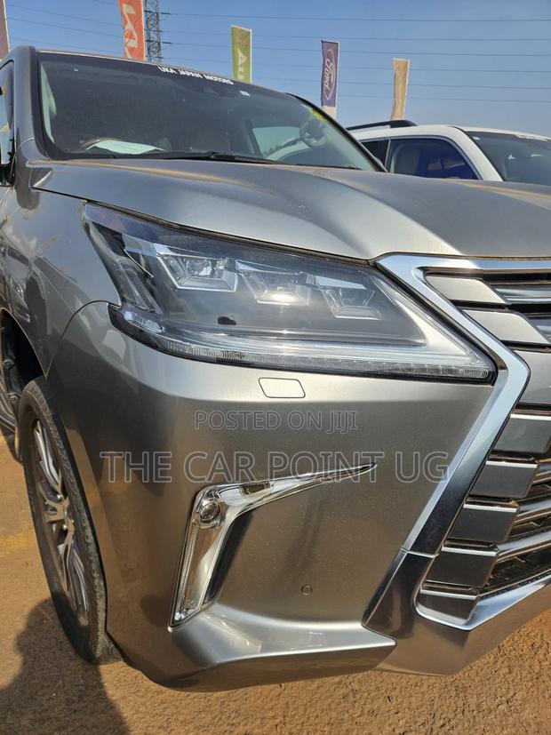 Lexus LX 2017 Silver