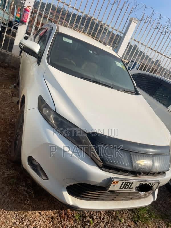 Toyota Harrier 2.0 2014 White