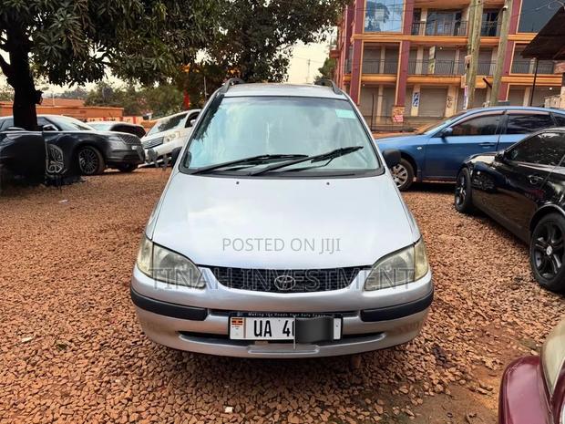 Toyota Corolla Spacio 2004 Silver