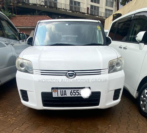 Toyota Corolla Rumion Hatchback 1.5 FWD 2010 White