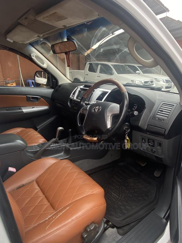 Toyota Hilux 3.0 D-4D 4x4 2015 White